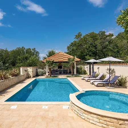 Anna With Private Pool And Garden - Happy * בריביר