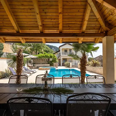 Anna With Private Pool And Garden - Happy *