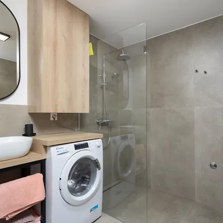 Anna With Private Pool And Garden - Happy *