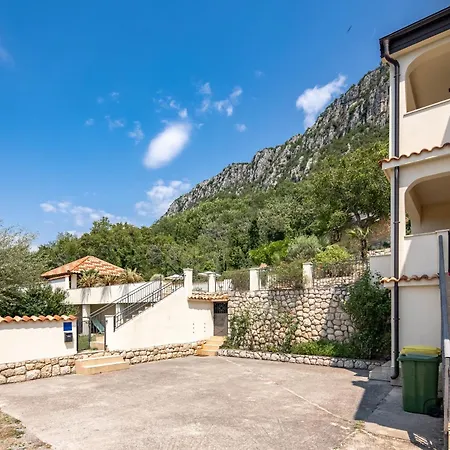 Anna With Private Pool And Garden - Happy *