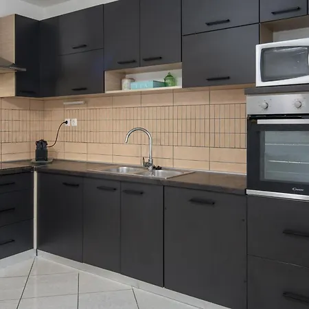 Anna With Private Pool And Garden - Happy *