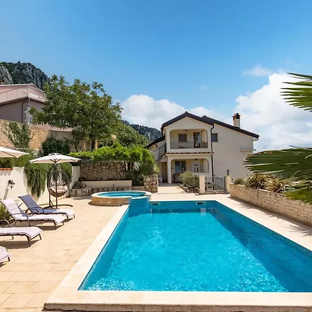 Anna With Private Pool And Garden - Happy *