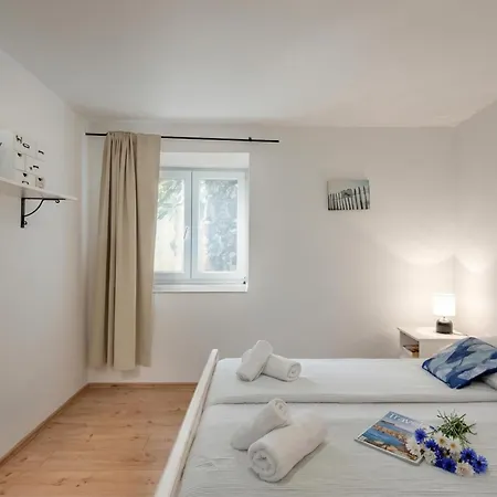Anna With Private Pool And Garden - Happy Casa vacanze